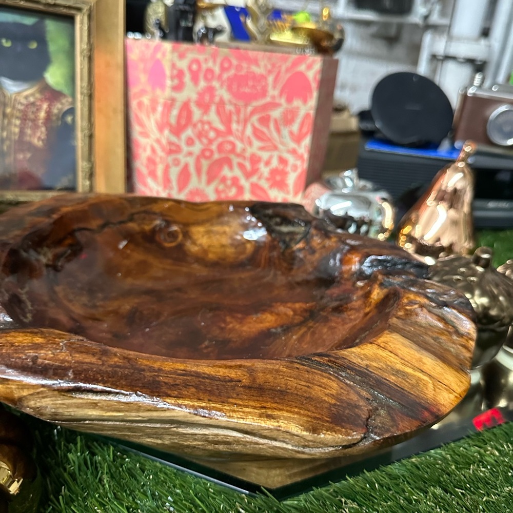 Huge Cherry Burl Live Edge Bowl, 20" L x 18" W x6.25" Vintage Hand Carved Bowl.